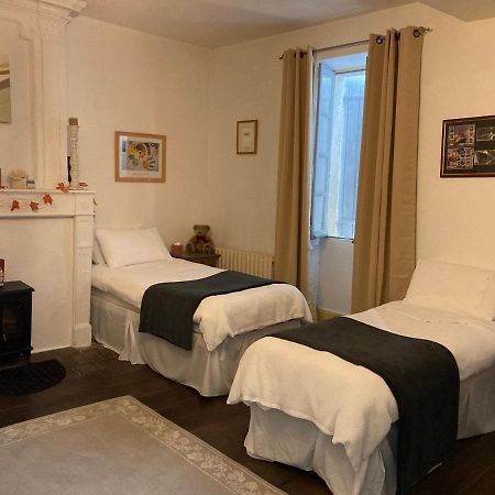 7 Dagnaud De La Tude Our Family Farmhouse Style Home With En-Suite Montboyer ภายนอก รูปภาพ