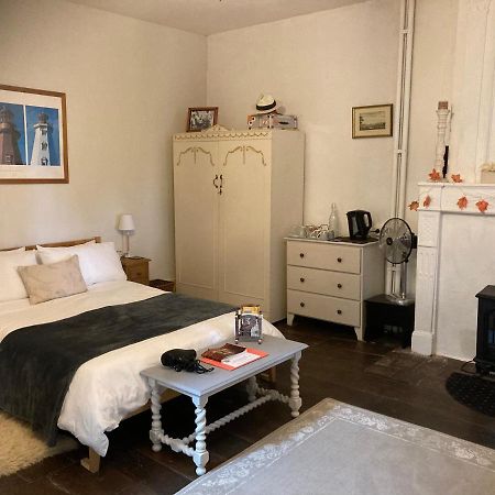 7 Dagnaud De La Tude Our Family Farmhouse Style Home With En-Suite Montboyer ภายนอก รูปภาพ