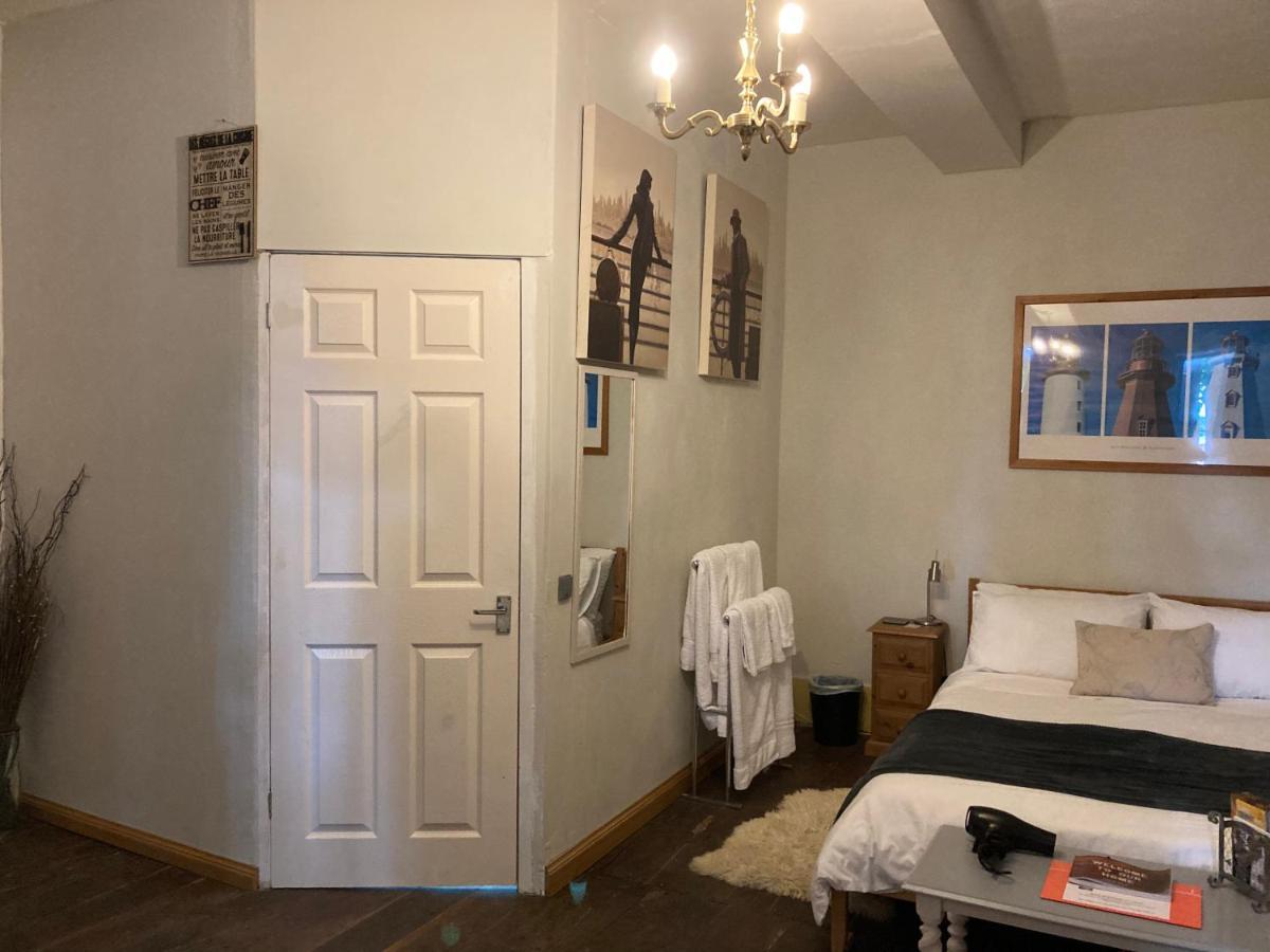 7 Dagnaud De La Tude Our Family Farmhouse Style Home With En-Suite Montboyer ภายนอก รูปภาพ